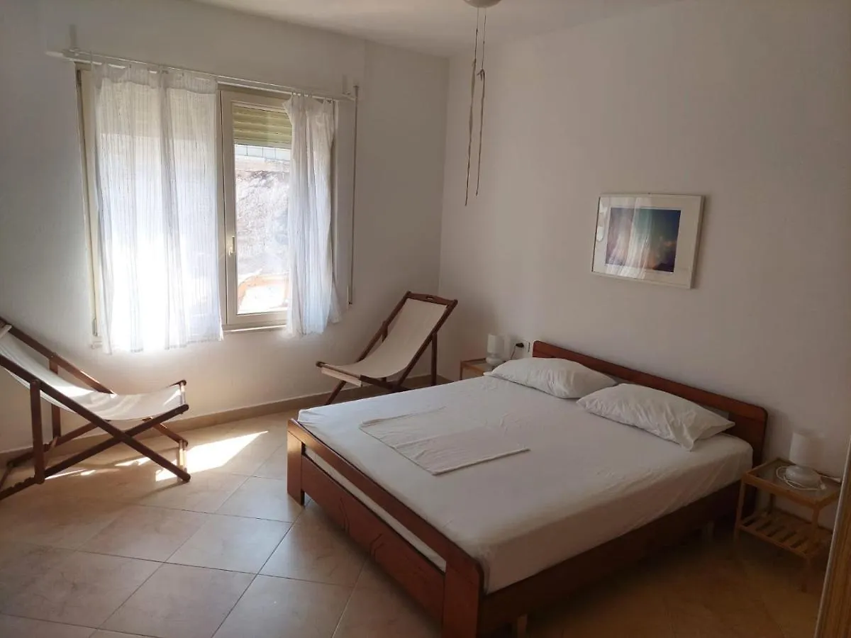 Ilir Apartment Sarandë 0*,  Albánie